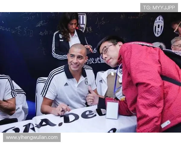 与足球明星零距离互动视频通话免费体验尽在此刻