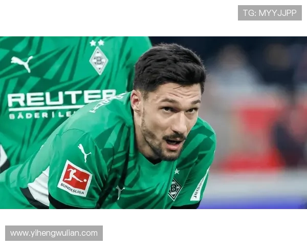 克莱的魅力吸引了众多足球明星的喜爱与追随